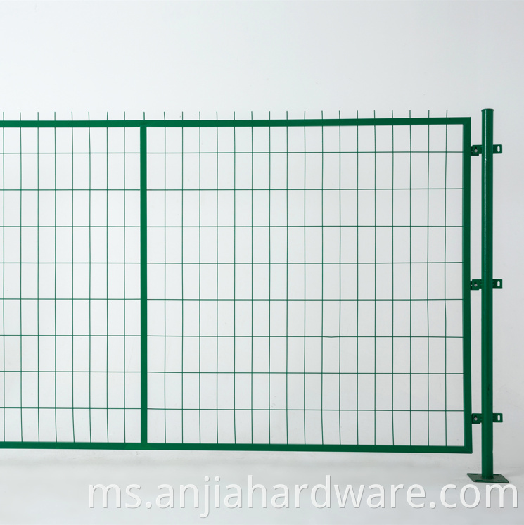 green coated fencing 